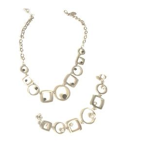 White House black market necklace and bracelet set